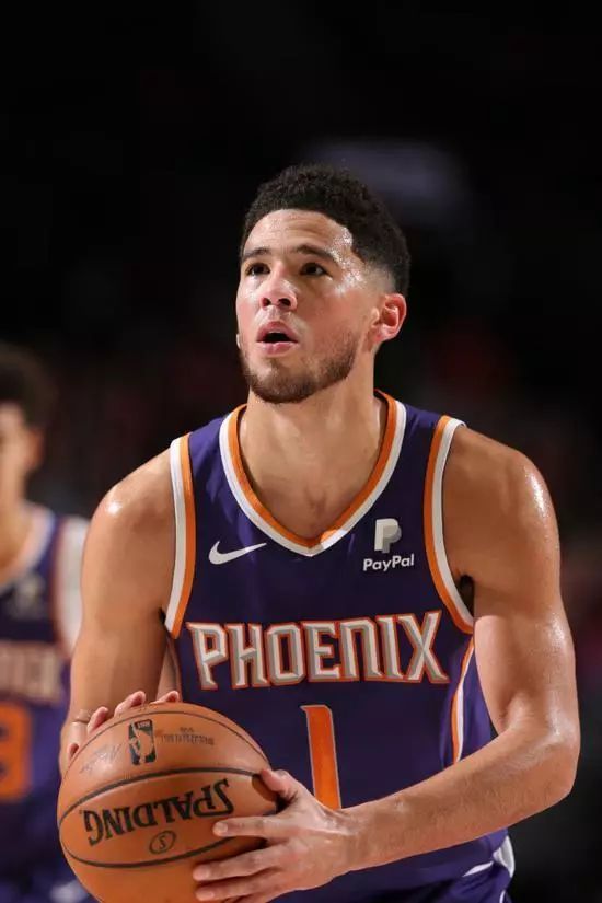 转折点！夏洛特黄蜂防线松动，德甲转会期攻防权衡，震撼外界，球探报告显示潜力的简单介绍